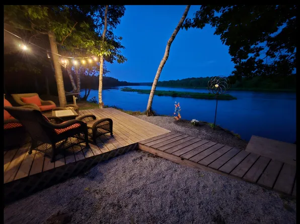 1093 N Chester Road, Chester, ME 04457