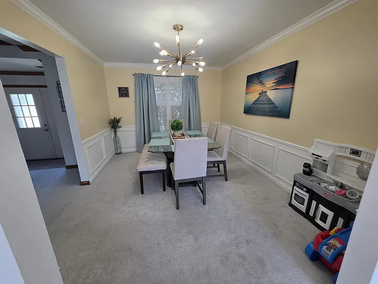 1152 Congress Dr — Photo 8