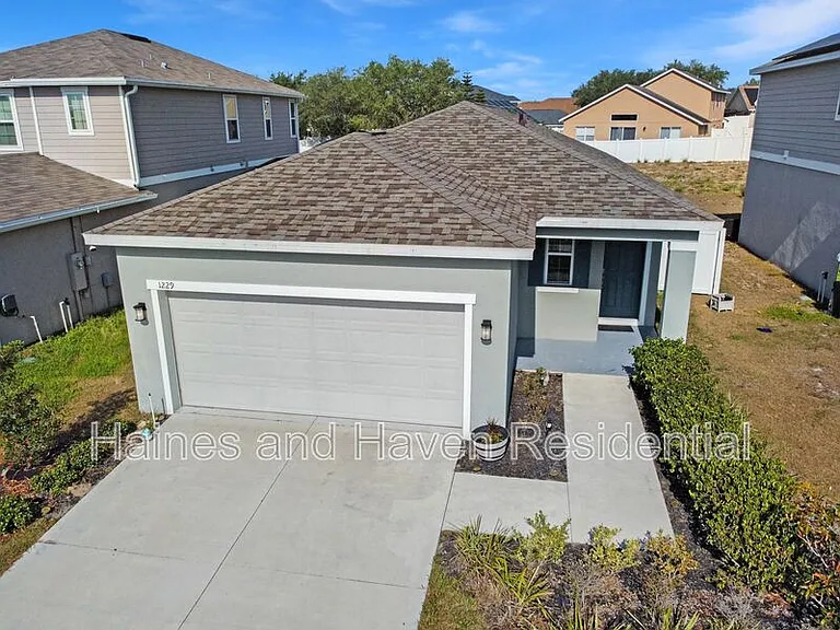 1229 Forest Gate Cir — Photo 1