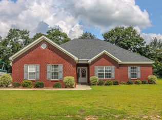 206 Azalea Ln, Headland, AL 36345