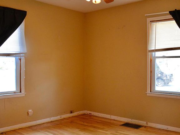 5th image of 1185 W Broadway Ave