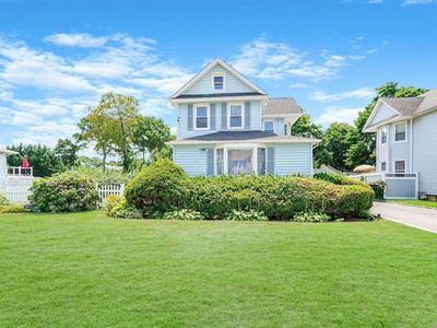 32 Maple Street, West Babylon, NY, 11704