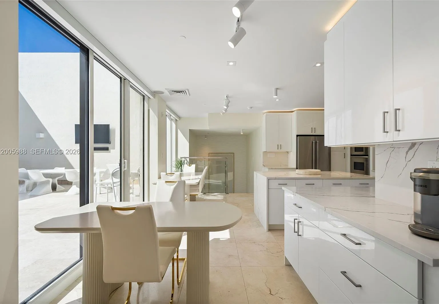 Beach Club Two Condo — Photo 4
