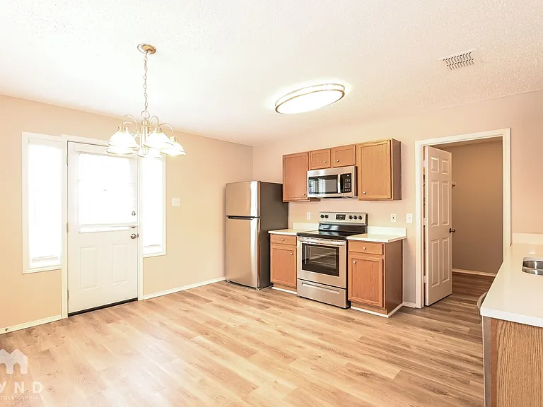 1120 Singletree Dr — Photo 4