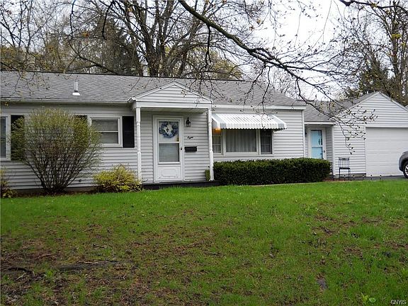 2nd image of 8 Sycamore Dr W
