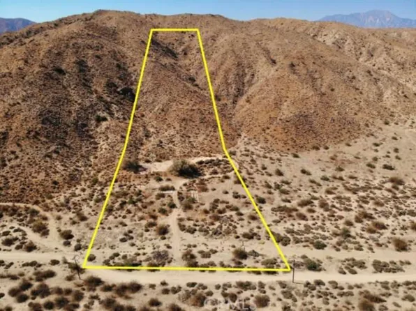 52073 Canyon Rd, Morongo Valley, CA 92256
