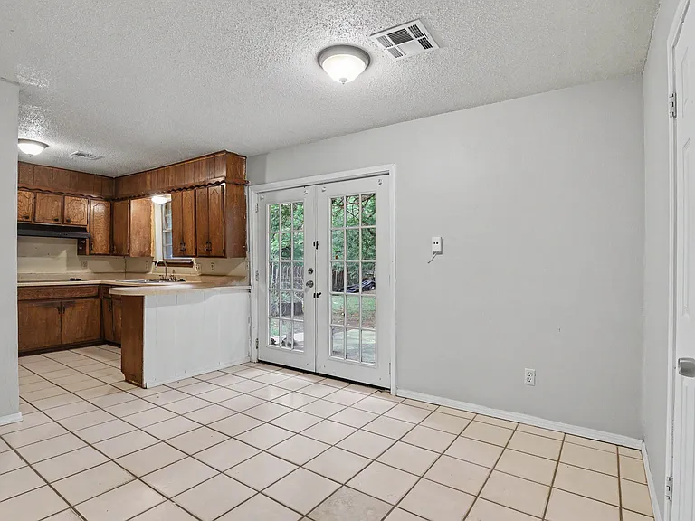 1301 Amhurst Ave — Photo 14