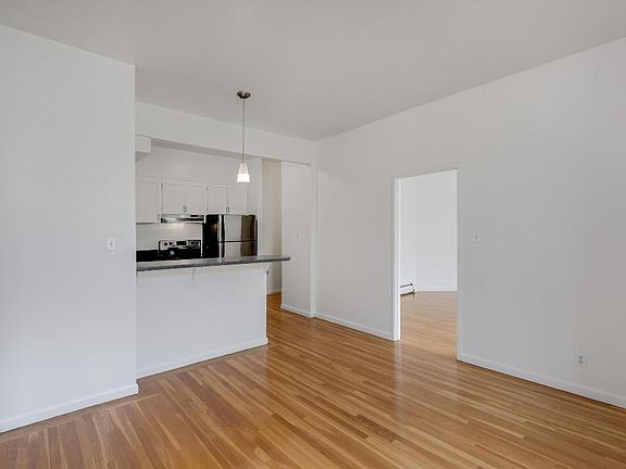 4th image of 2335 Pacific Ave #D404
