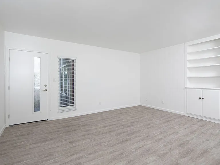 PR Talmadge Apartments — Photo 3