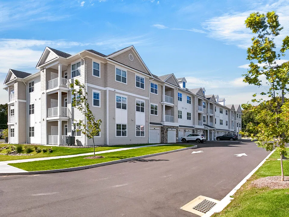 Stonington Village Apartments