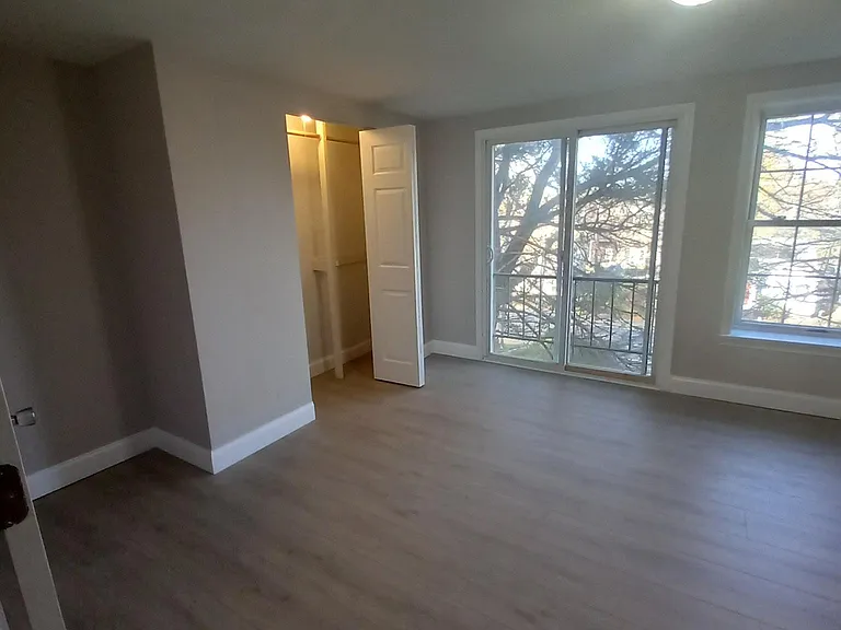 31 New London Ave #10 — Photo 4