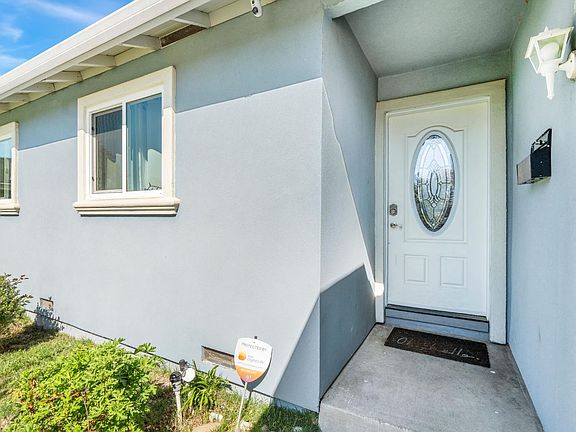 4th image of 2313 Laredo Rd