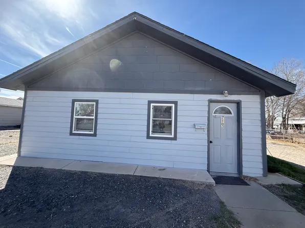 710 1/2 E M St, Gering, NE 69341