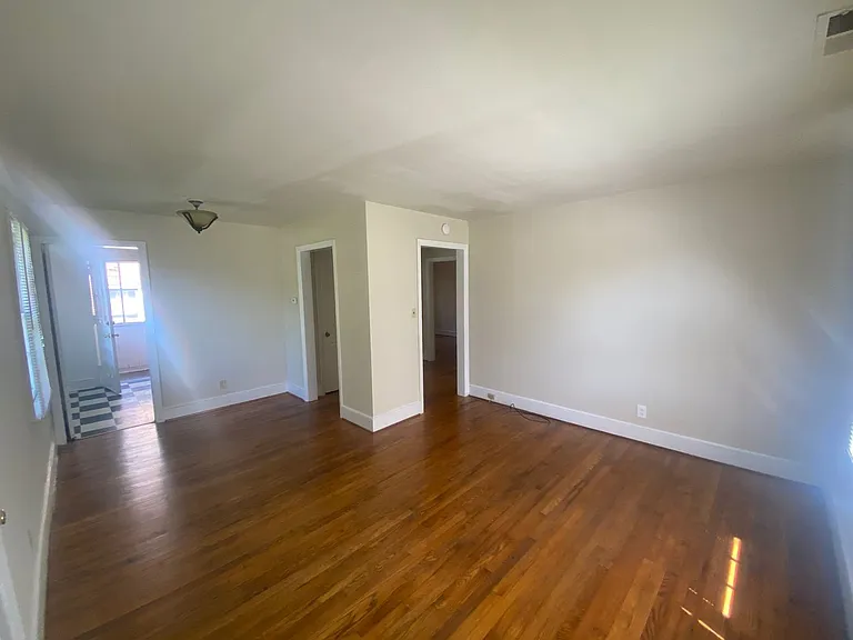 2600 Spring Garden St — Photo 2
