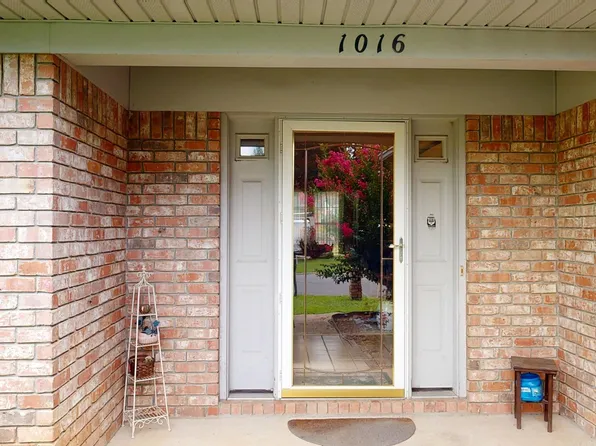 1016 Woodlawn Ave, Hot Springs, AR 71913