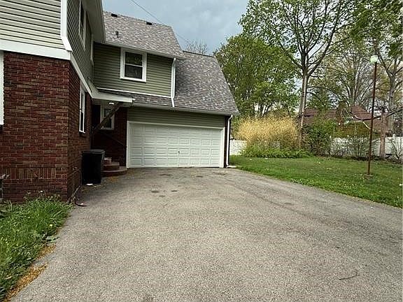 3rd image of 663 S Hawkins Ave