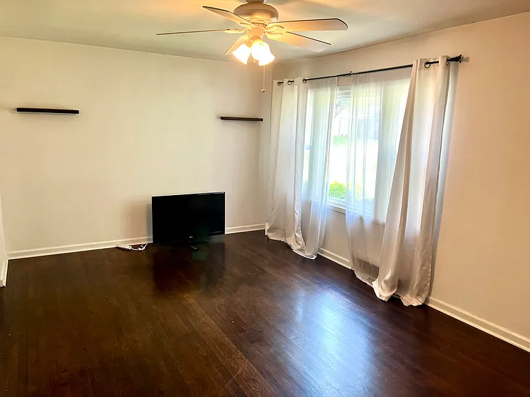 7216 Dearborn St — Photo 11