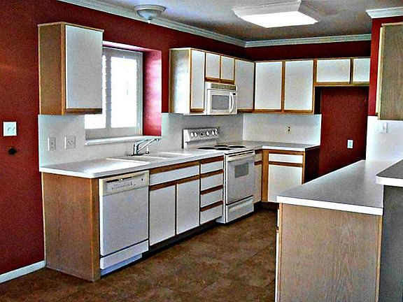 3rd image of 347 Stone Hill Dr APT 1
