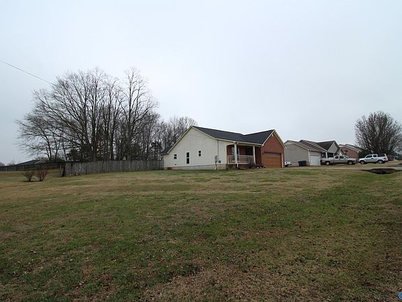 4th image of 107 Carnegie Loop