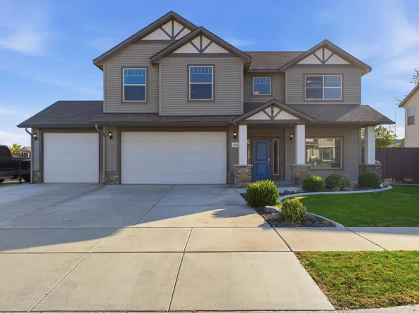 4520 NW Commons Dr, Pasco, WA 99301