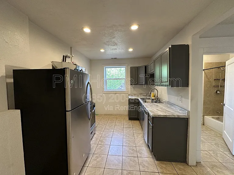 2833 Grant Ave #1 — Photo 8