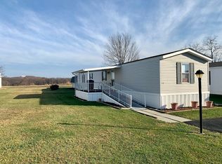 142 Candlelight Dr, Ruffs Dale, PA