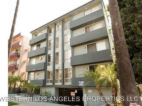 3rd image of 324 S St Andrews Pl APT 302