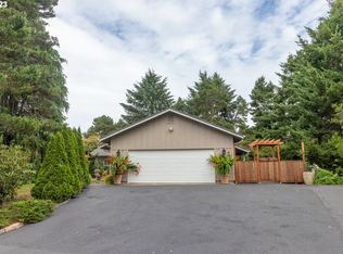 4878 Rhododendron Loop, Florence, OR 97439