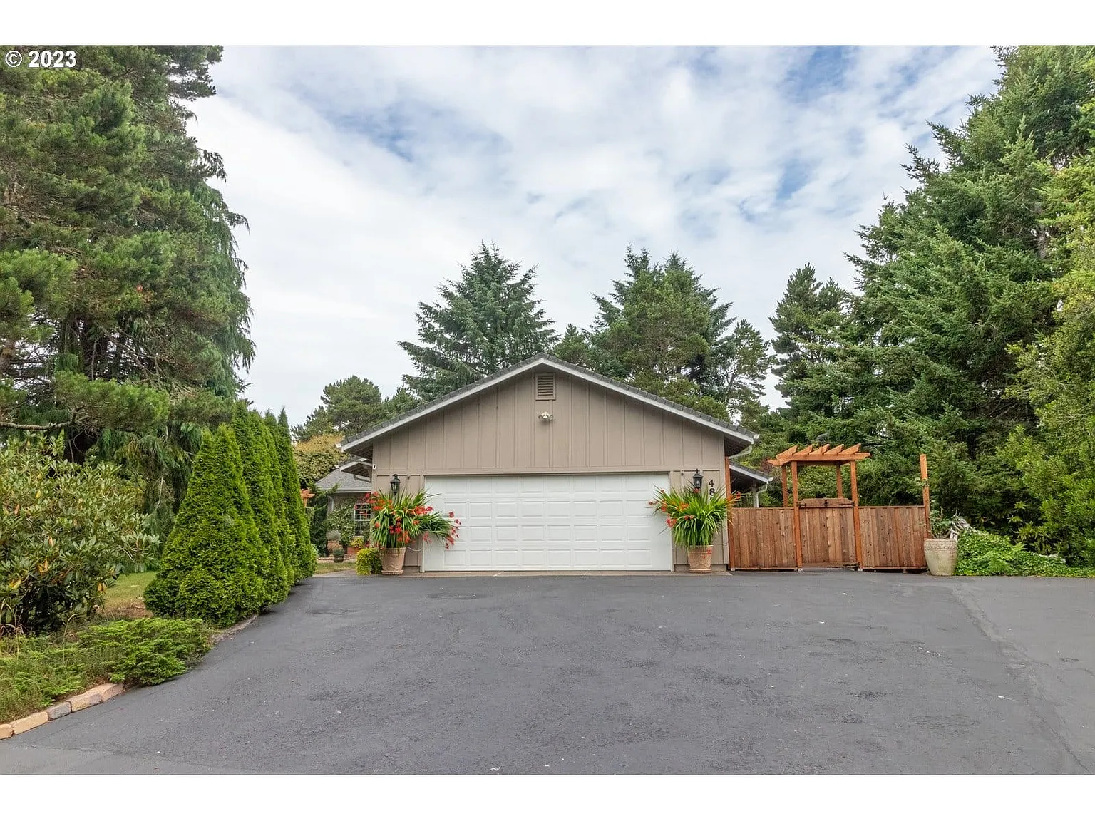4878 Rhododendron Loop photo 1