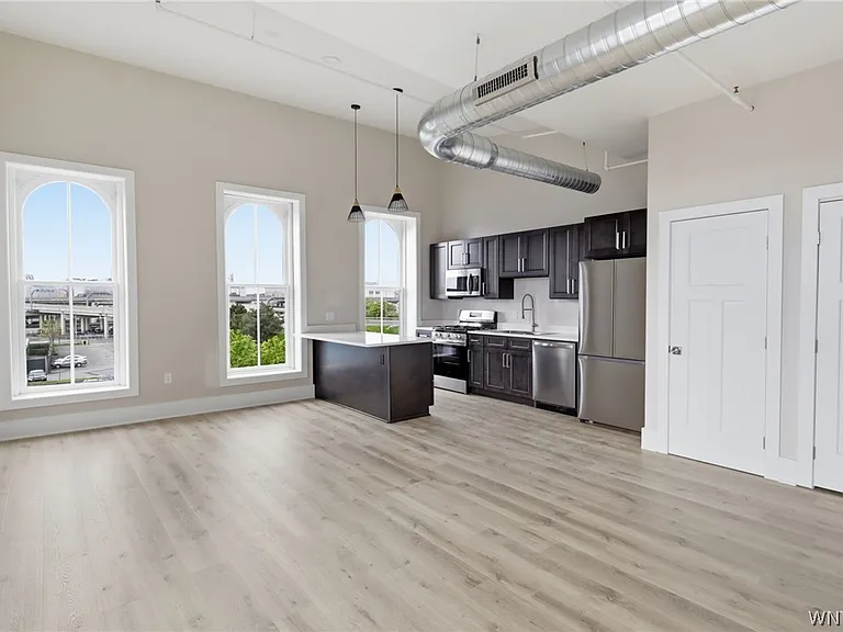 136 Seneca St — Photo 5