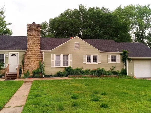 111 Crescent Dr, Lebanon, MO 65536