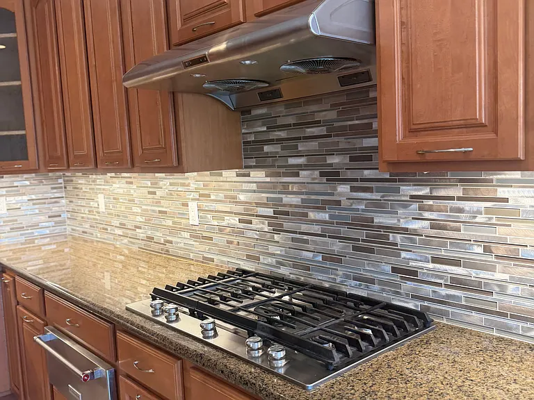 2142 Prestwick Dr — Photo 14