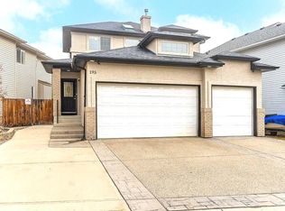 195 S Royal Birkdale Cres NW, Calgary, AB T3G5R7