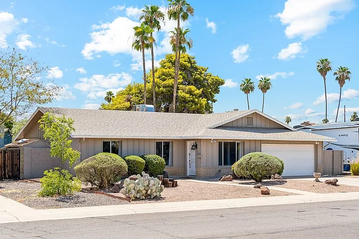 3209 S Los Feliz Dr — Photo 15