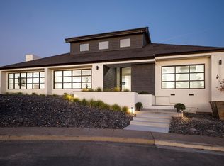 3740 Woodbourne Pl, Santa Rosa, CA 95403