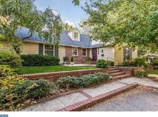 6 Oak Ridge Dr, Haddonfield, NJ 08033