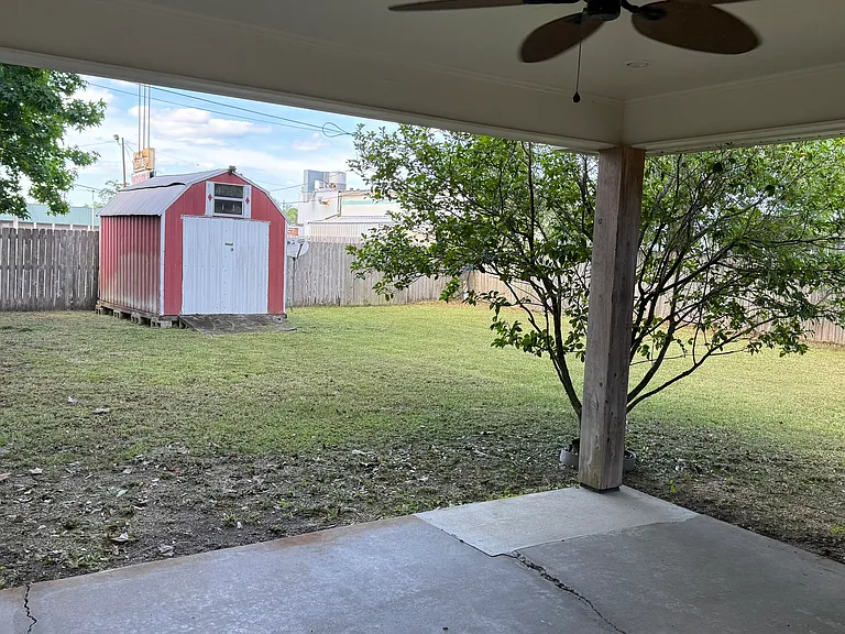 649 Mary Ann St — Photo 2