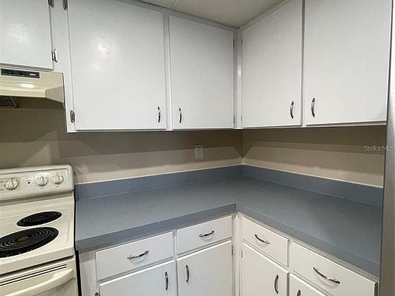 4th image of 7 CASTANIA COURT