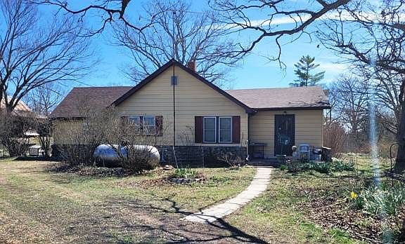 2nd image of 16700 Beaufort Rd