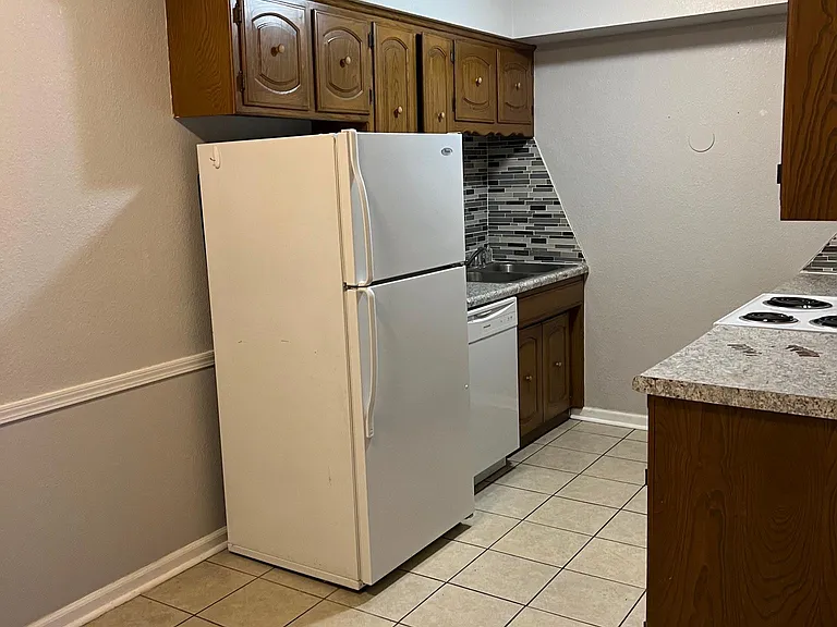 507 W Westview St #5 — Photo 16
