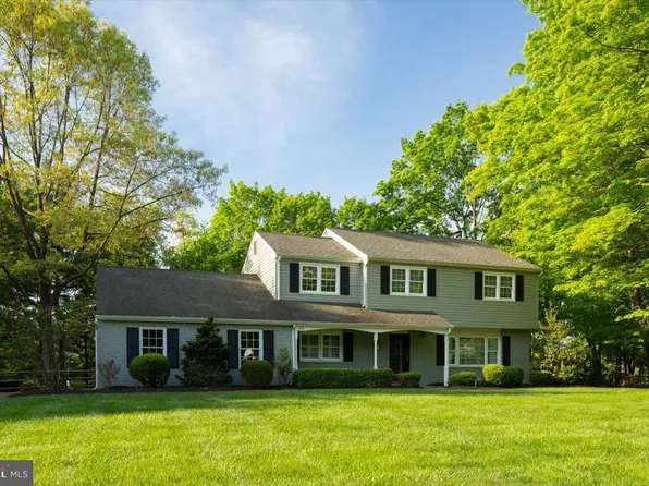 105 Glenwood Dr, Washington Crossing, PA 18977