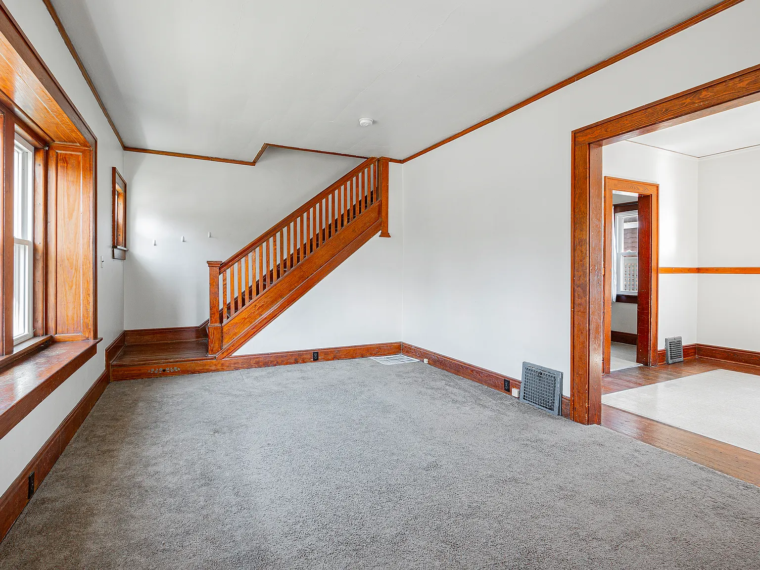 3 bed, 1056 sqft, $1,450 — Photo 3