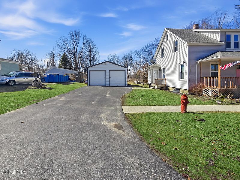4th image of 12 Elman Street