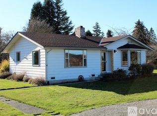 405 NE Front St, Coupeville, WA 98239