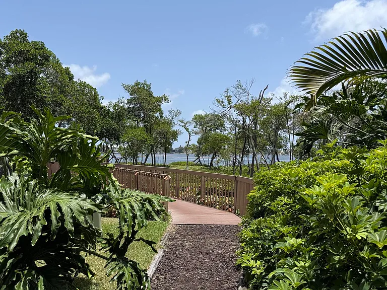 225 N Lakeshore Dr — Photo 66