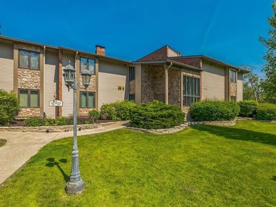 33 Abbey Villa Circle #F, Fontana, WI, 53125