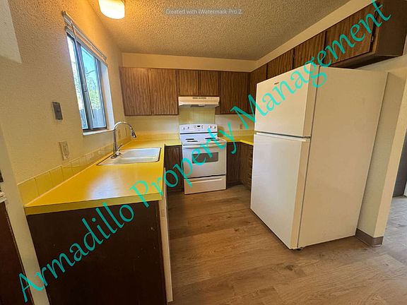 3rd image of 606 W Alpert Ct