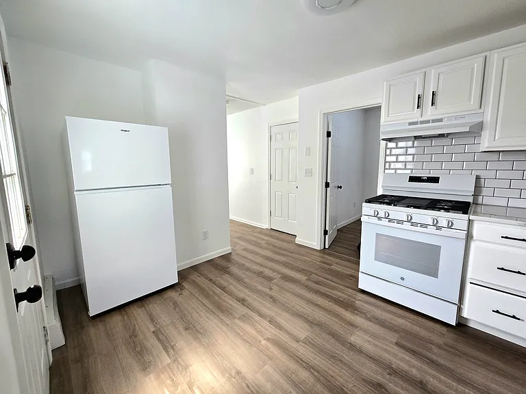 41 W L St #2 — Photo 10