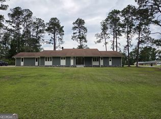 221 Collins St, Lyons, GA 30436