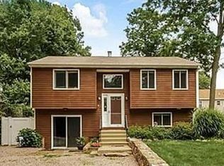 25 Conanicus Rd, Narragansett, RI 02882
